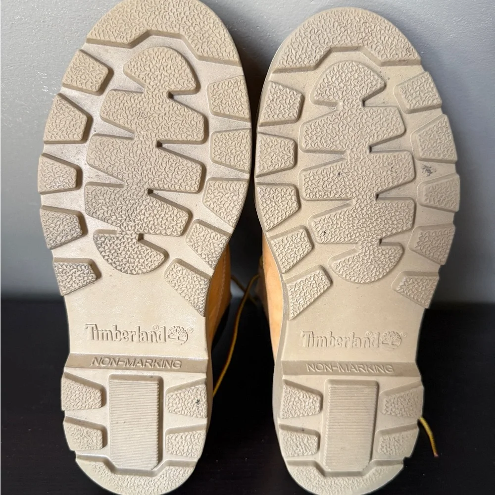 Timberland Boots - Picture 4 of 5
